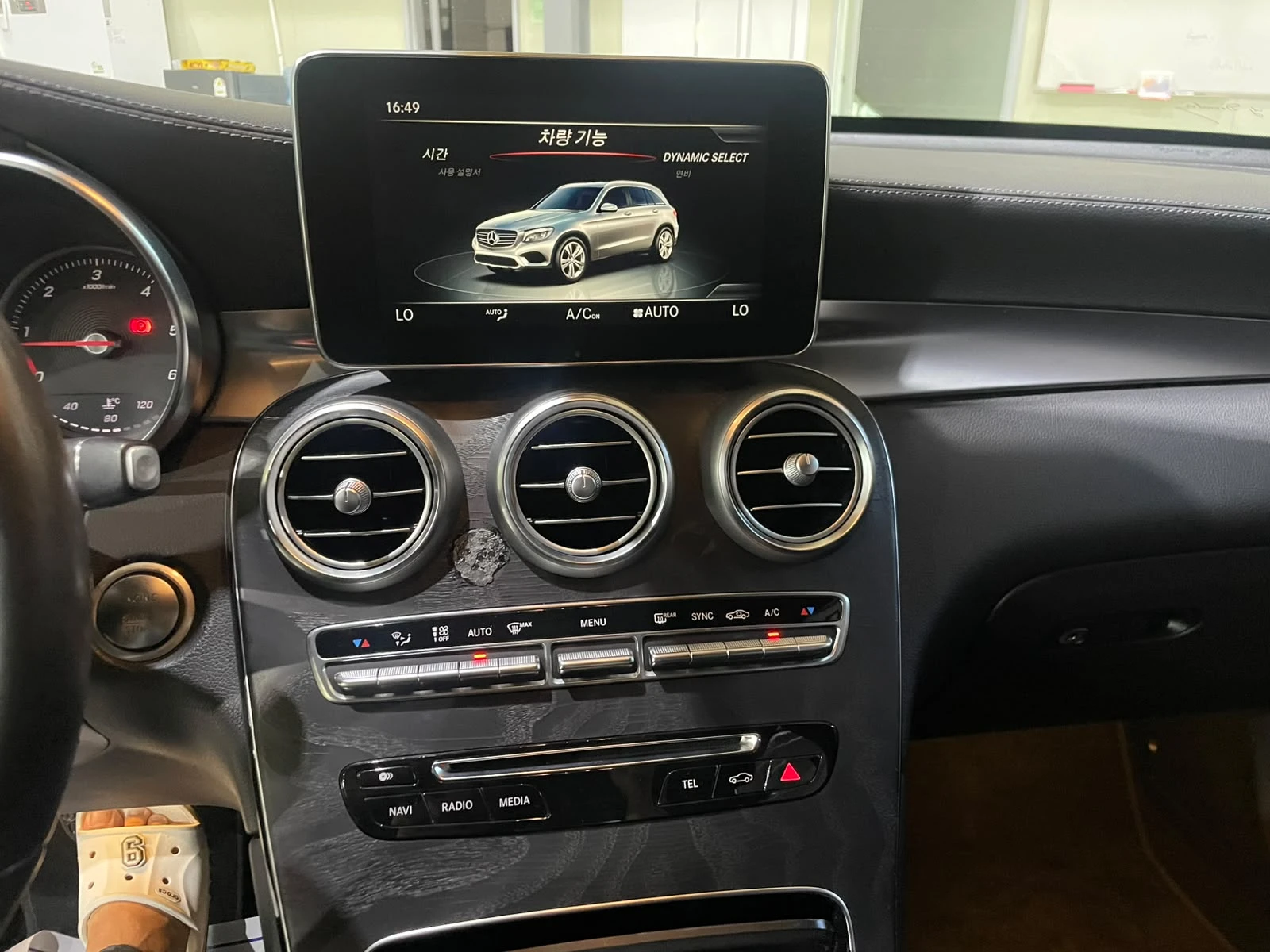 Mercedes-Benz GLC 220d ! 4Matic ! Premium ! , снимка 16 - Автомобили и джипове - 55919831