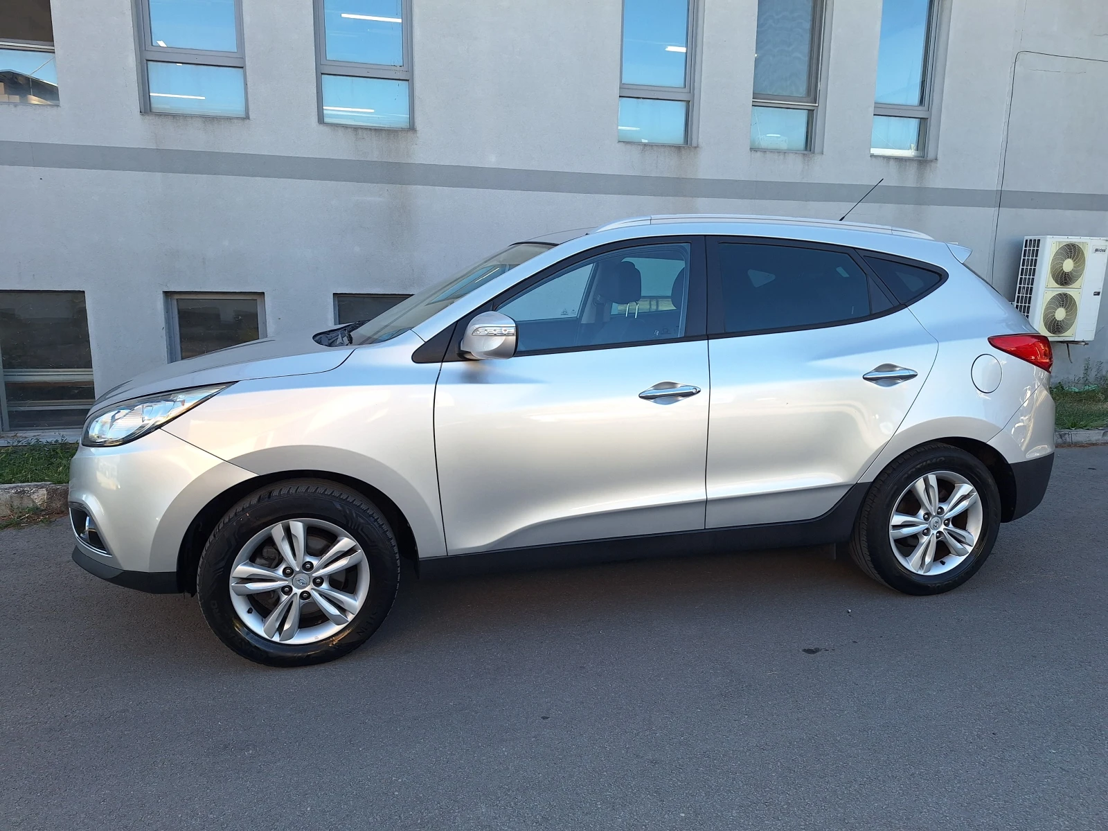 Hyundai IX35 2.0i 163kc, снимка 5 - Автомобили и джипове - 56363190