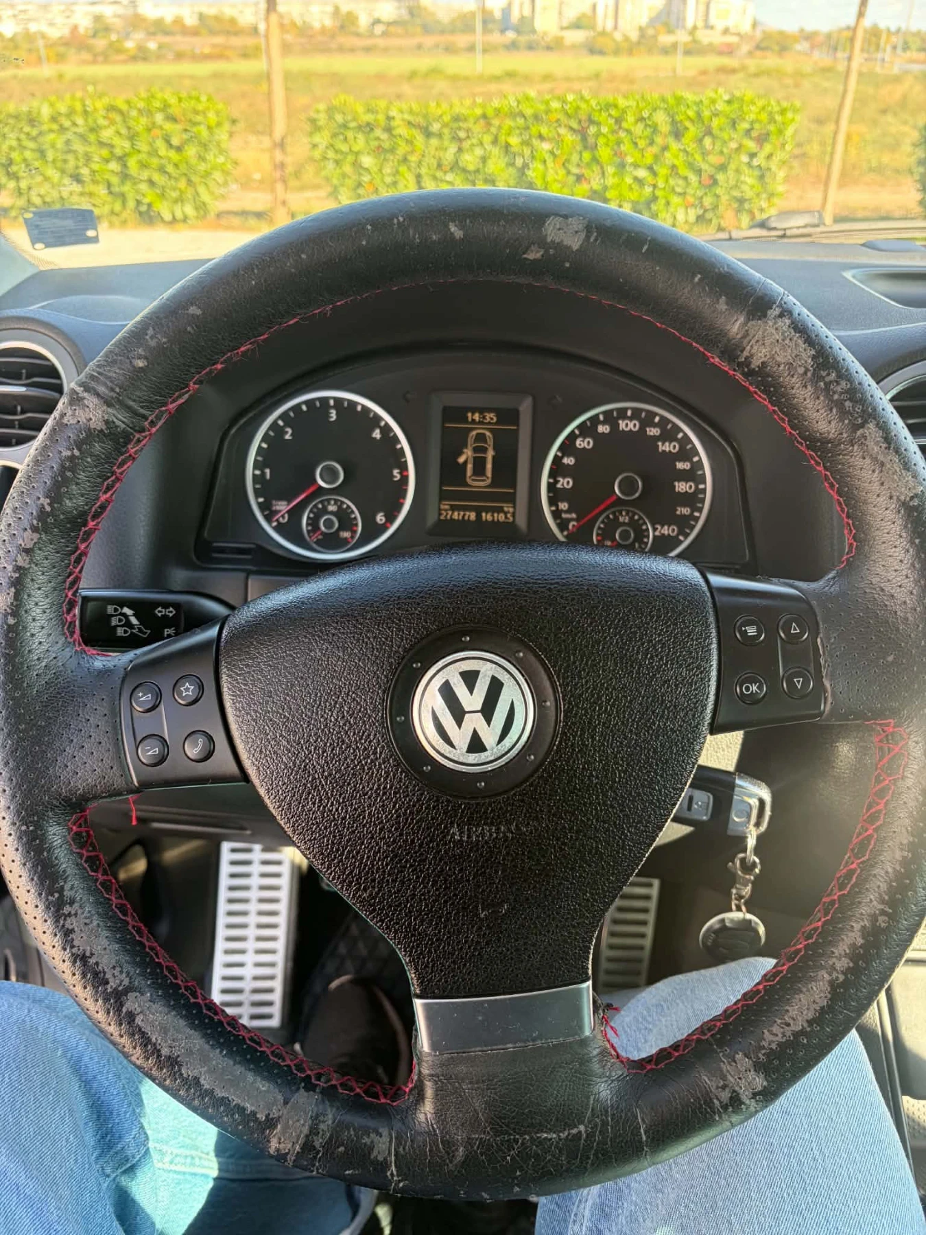 VW Tiguan 2.0 TDI, снимка 6 - Автомобили и джипове - 56636599