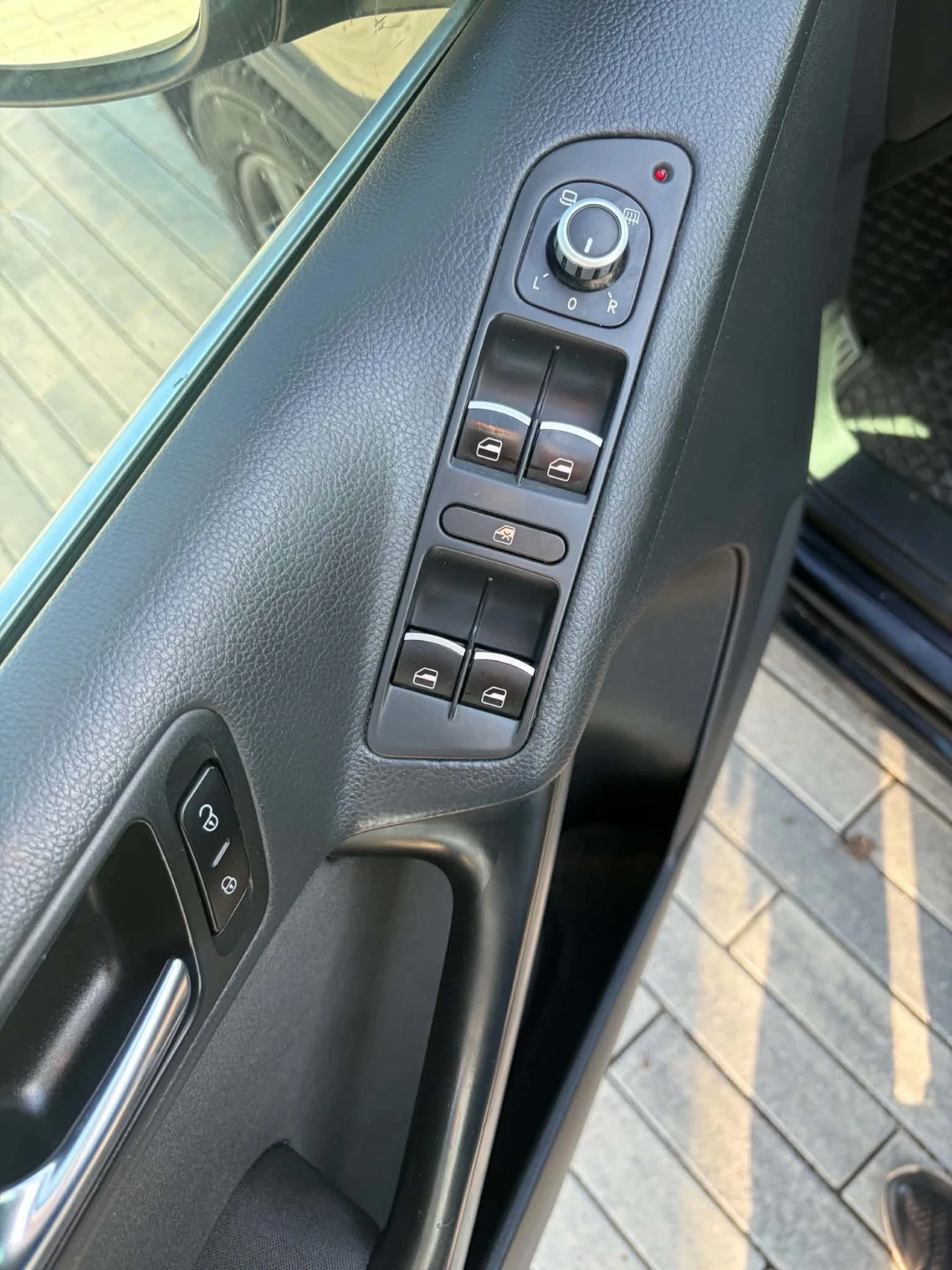 VW Tiguan 2.0 TDI, снимка 10 - Автомобили и джипове - 56636599