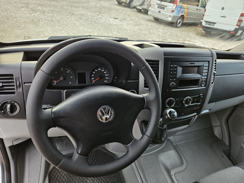 VW Crafter МАЛКО, снимка 12 - Бусове и автобуси - 46930727