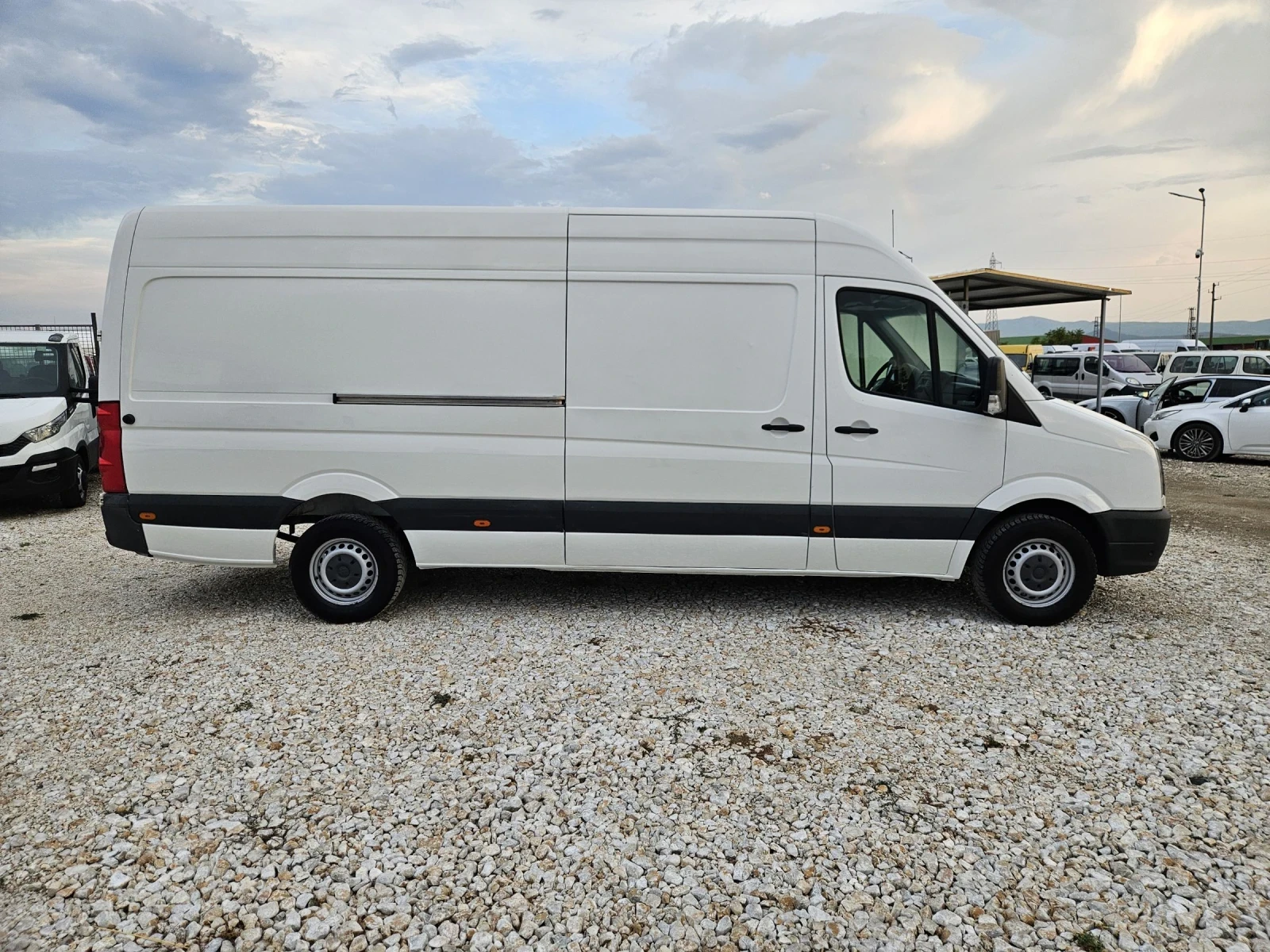 VW Crafter МАЛКО - изображение 8