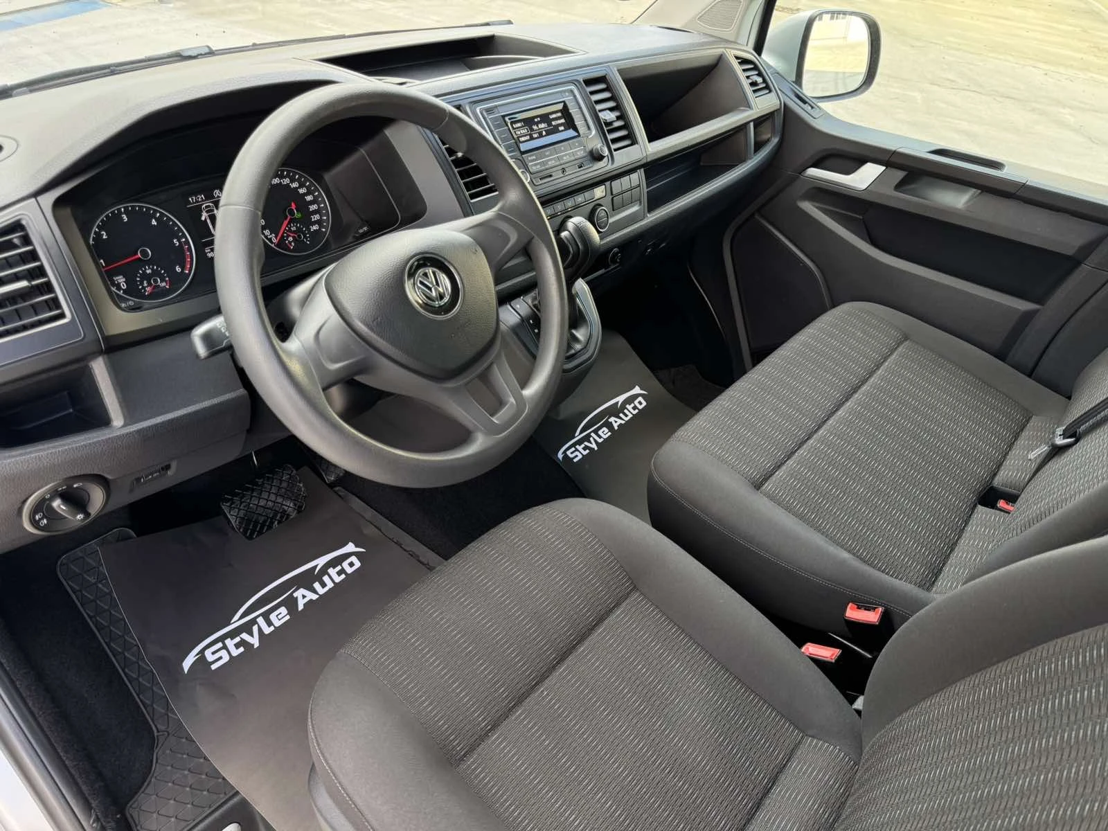 VW Caravelle Comfortline L 2, O TDI 150 k.c 7DSG / 9 места, снимка 13 - Бусове и автобуси - 56336700