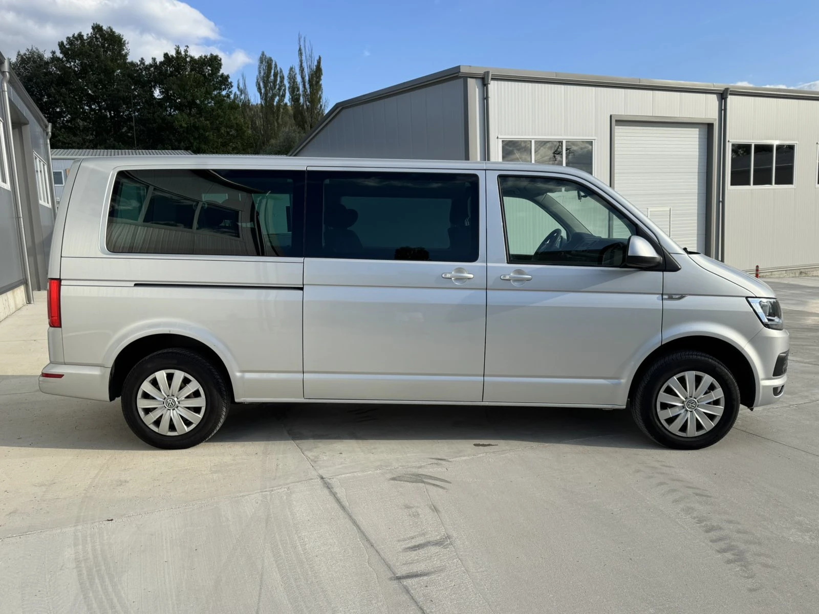 VW Caravelle Comfortline L 2, O TDI 150 k.c 7DSG / 9 места, снимка 3 - Бусове и автобуси - 56336700