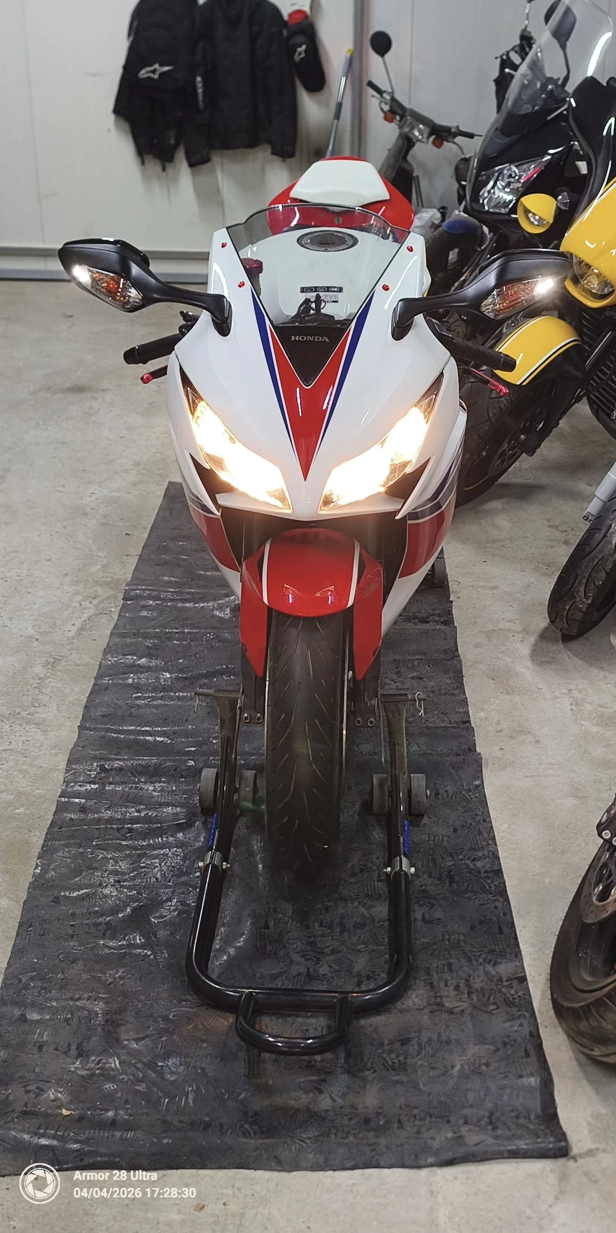 Honda Cbr 1000RR Лизинг/Бартер, снимка 8 - Мотоциклети и мототехника - 54095197