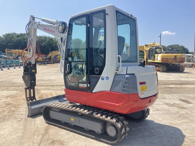 Багер Takeuchi TB235 * КЛИМАТИК * РОТАЦИОННА ХИДРАВЛИЧНА ЩИПКА * , снимка 3 - Индустриална техника - 55475121