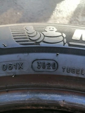 Гуми Зимни 235/55R17, снимка 5
