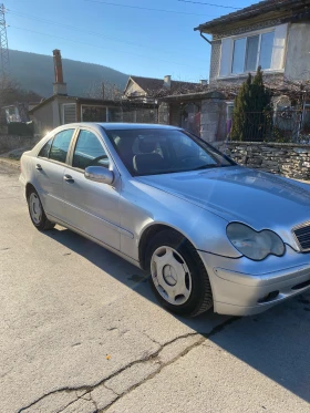 Mercedes-Benz 220, снимка 3