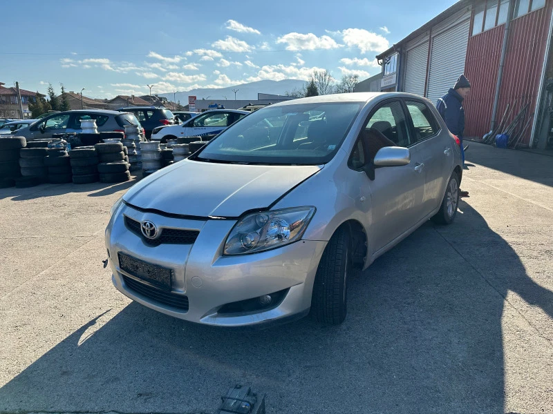 Toyota Auris 1.6, снимка 3 - Автомобили и джипове - 43364343