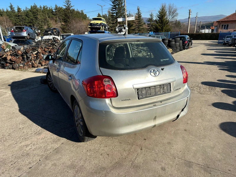 Toyota Auris 1.6, снимка 5 - Автомобили и джипове - 43364343