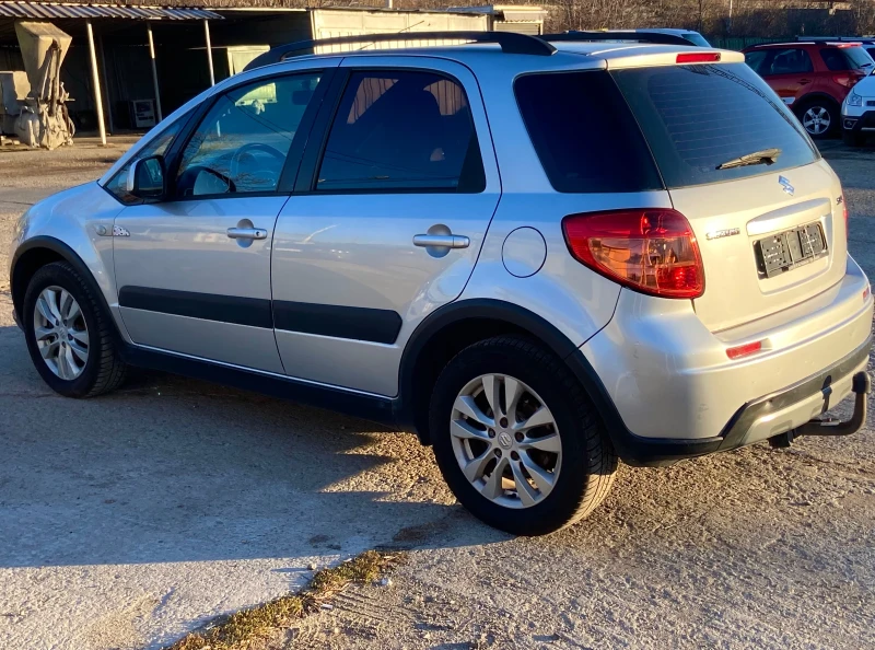 Suzuki SX4 1.6i Автоматик - бензин / Facelift, снимка 4 - Автомобили и джипове - 46089397