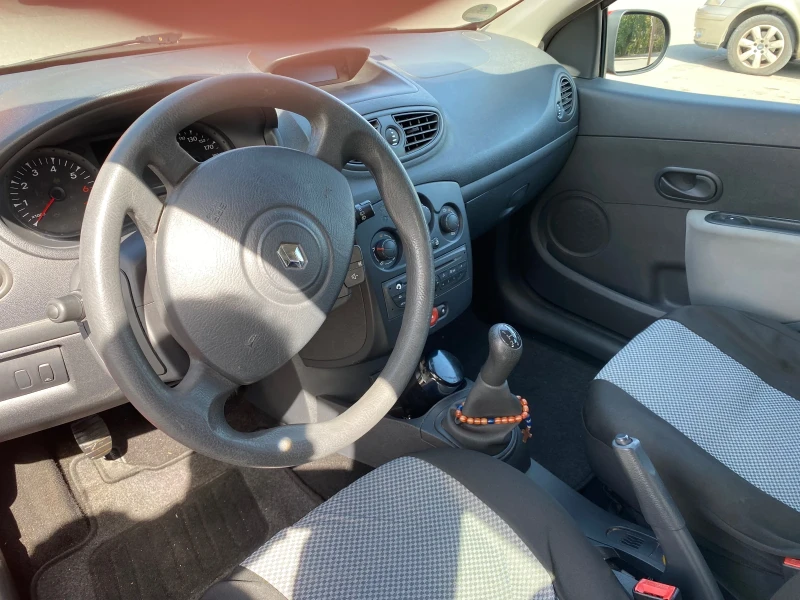 Renault Clio, снимка 6 - Автомобили и джипове - 47526269