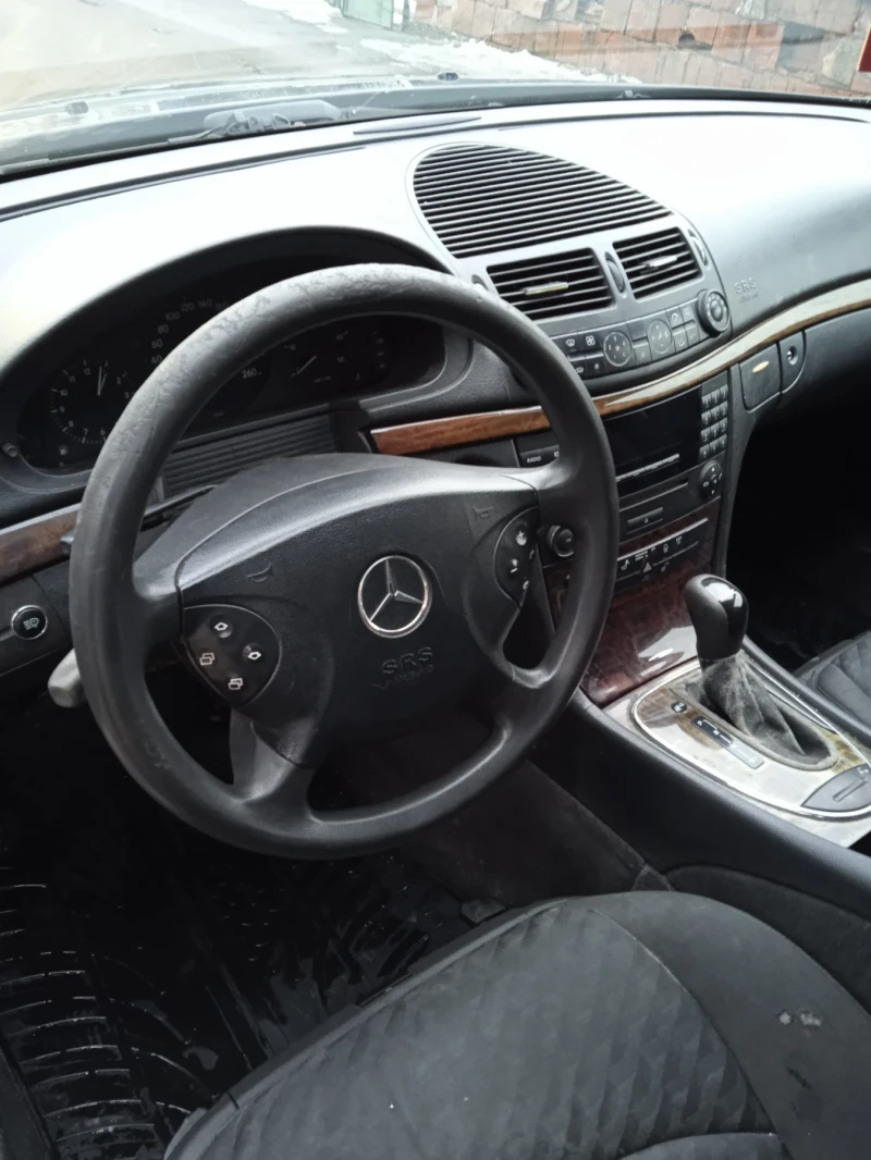 Mercedes-Benz E 270 Цял за части, снимка 5 - Автомобили и джипове - 48786063