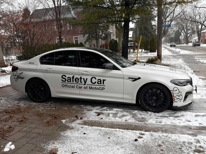 BMW M5 * Competition * CARFAX * БЕЗ ПЪРВОНАЧАЛНА ВНОСКА, снимка 3 - Автомобили и джипове - 52990845