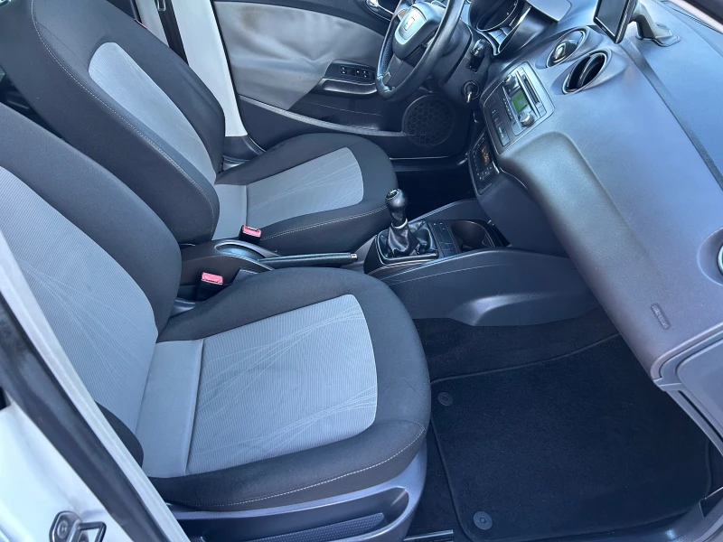 Seat Ibiza 1.6, снимка 12 - Автомобили и джипове - 53167901