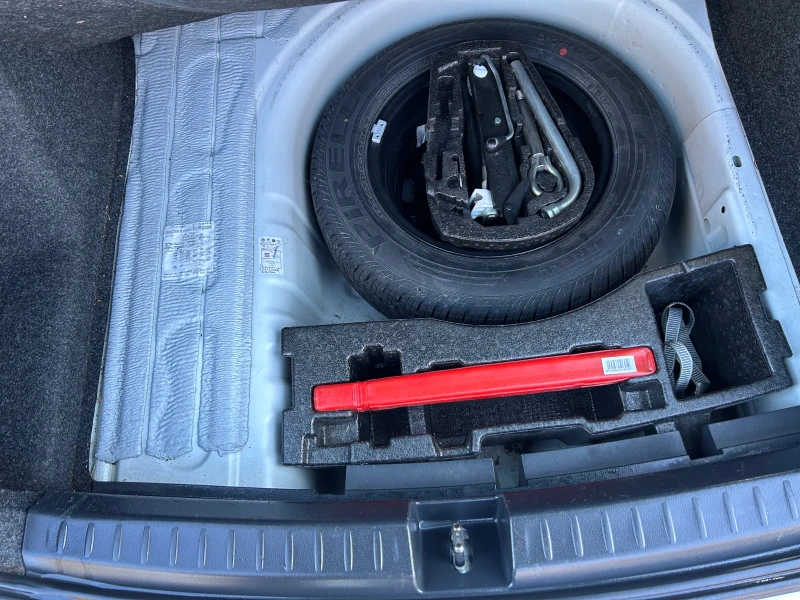 Seat Ibiza 1.6, снимка 16 - Автомобили и джипове - 53167901