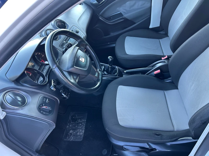 Seat Ibiza 1.6, снимка 11 - Автомобили и джипове - 53167901