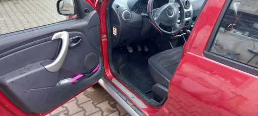 Dacia Sandero Stepway 1.6 i, снимка 3 - Автомобили и джипове - 49514989