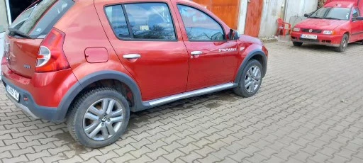 Dacia Sandero Stepway 1.6 i, снимка 5 - Автомобили и джипове - 49514989