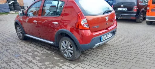 Dacia Sandero Stepway 1.6 i, снимка 8 - Автомобили и джипове - 49514989