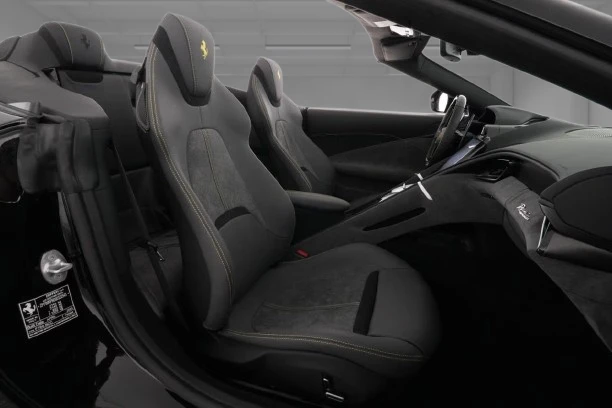 Ferrari Roma Spider = Brembo Carbon Ceramic Brakes = Гаранция, снимка 10 - Автомобили и джипове - 56254288