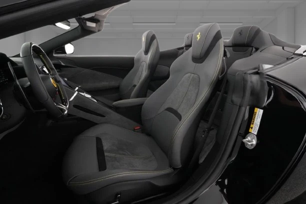 Ferrari Roma Spider = Brembo Carbon Ceramic Brakes = Гаранция, снимка 6 - Автомобили и джипове - 56254288