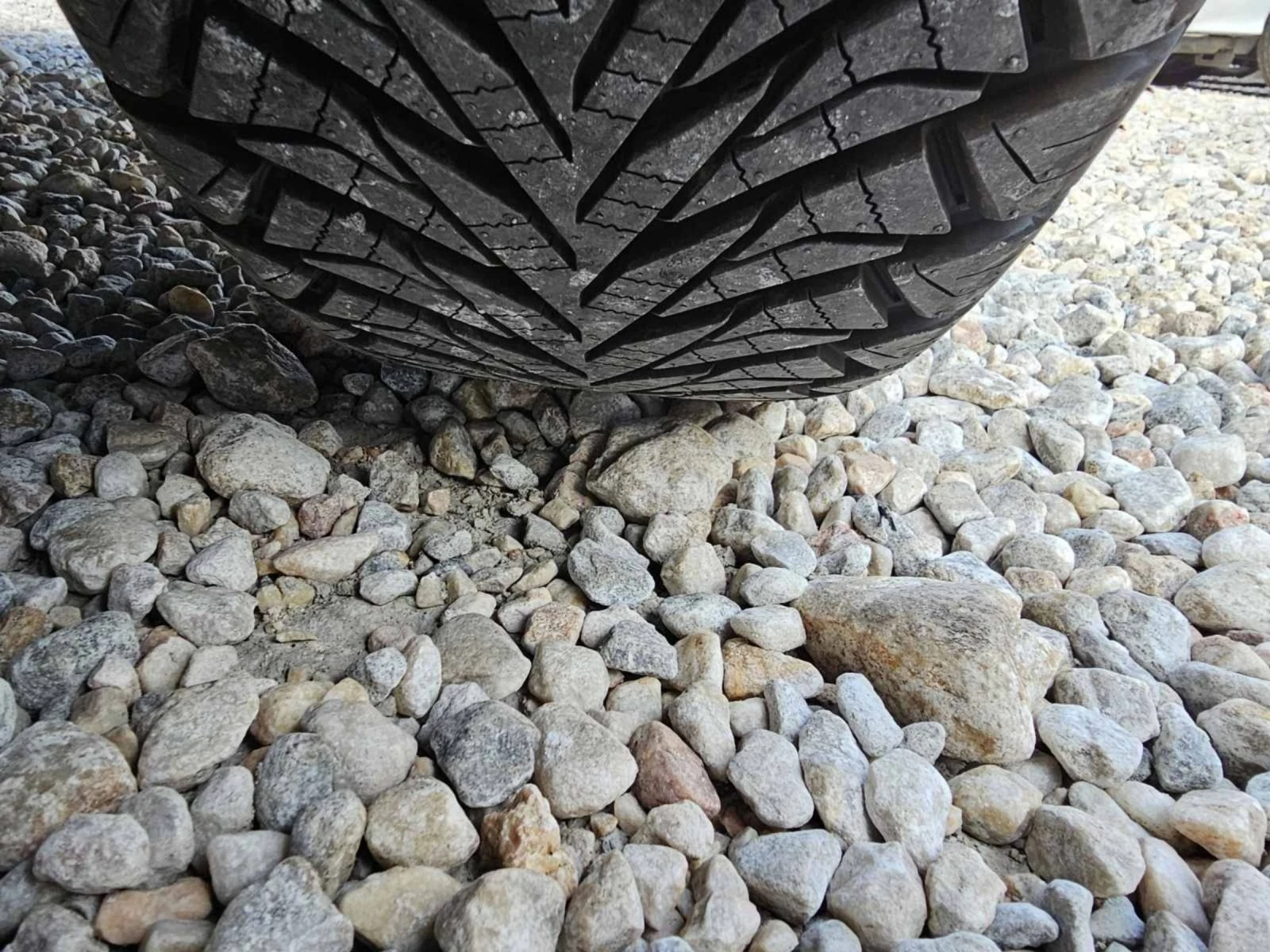 Toyota Avensis 1.8vvti/АВТОМАТ/НАВИГАЦИЯ/КАМЕРА/FACELIFT | Mobile.bg — изображение 15