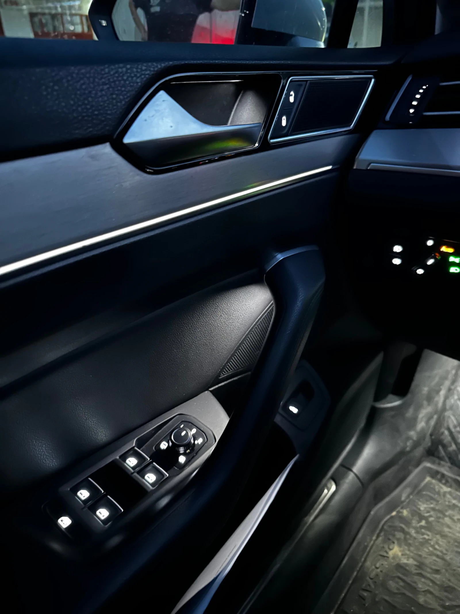 VW Passat 8 2.0TDI/190hp/HIGHLINE///DSG | Mobile.bg   11