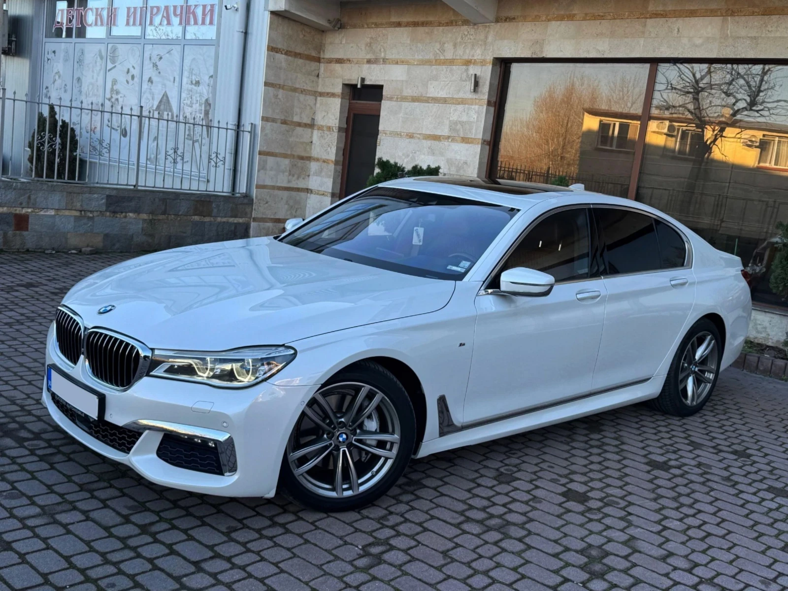 BMW 740 * 740XD* ПЪЛНА СЕРВИЗНА ИСТОРИЯ* INDIVIDUAL* NIGHT - изображение 2