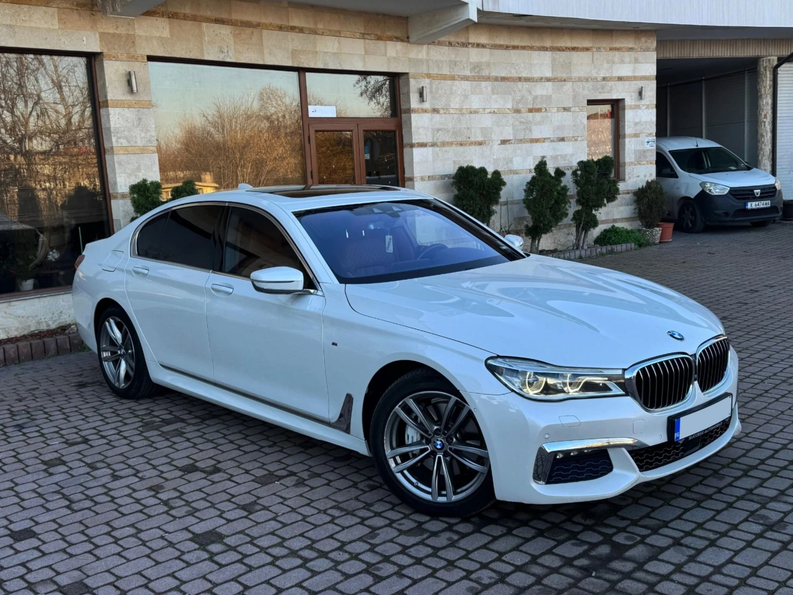 BMW 740 * 740XD* ПЪЛНА СЕРВИЗНА ИСТОРИЯ* INDIVIDUAL* NIGHT - изображение 3