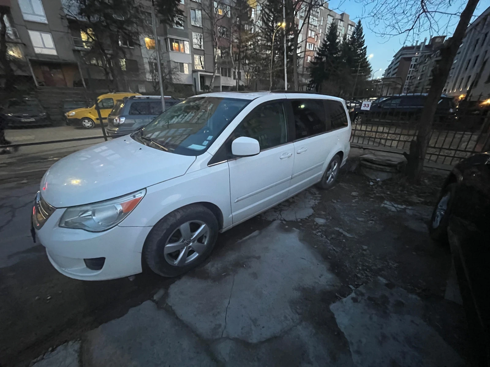 Chrysler Town and Country, снимка 3 - Автомобили и джипове - 53786287