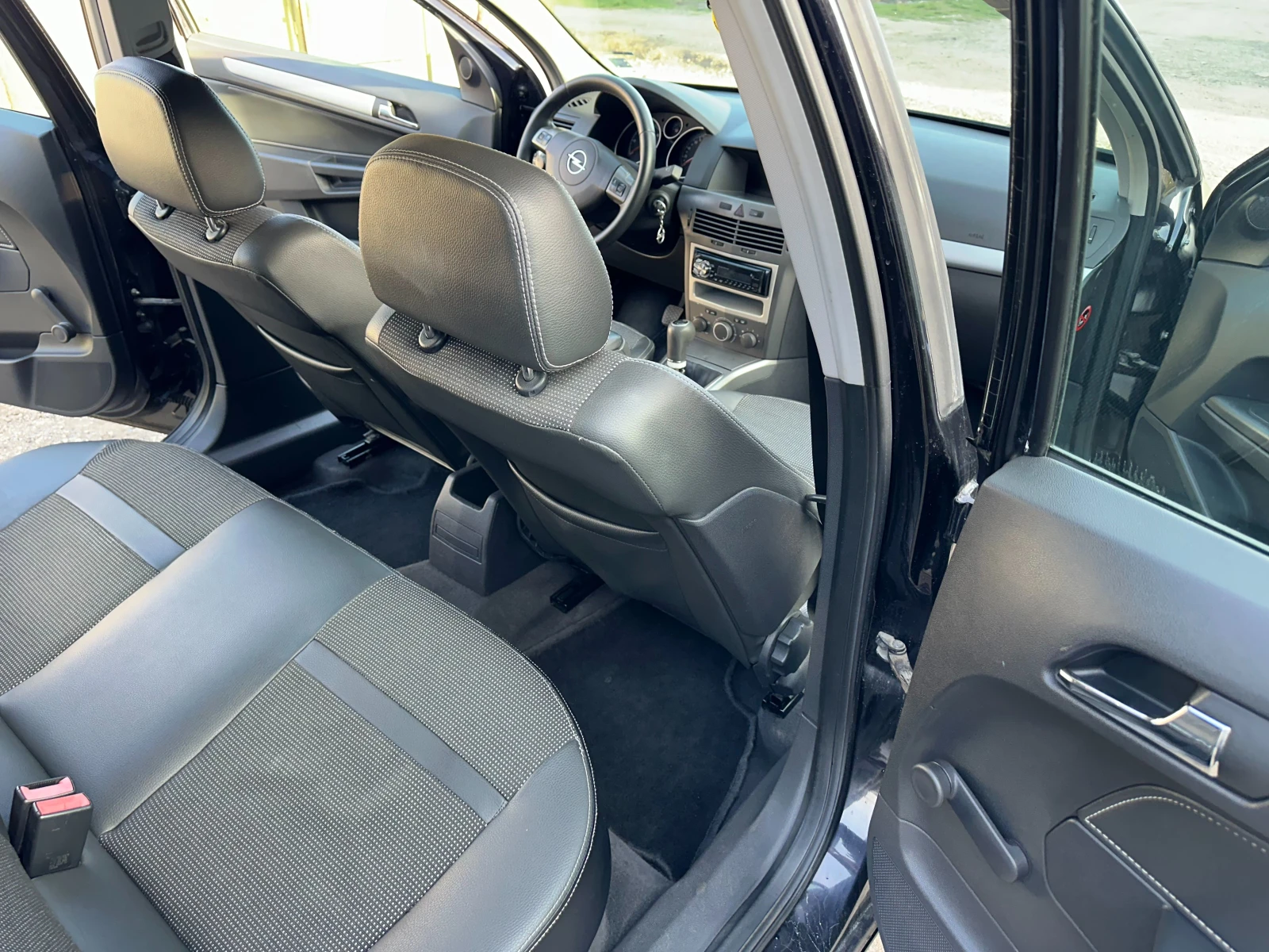 Opel Astra H 1.7 CDTI ISUZU, снимка 8 - Автомобили и джипове - 53936191