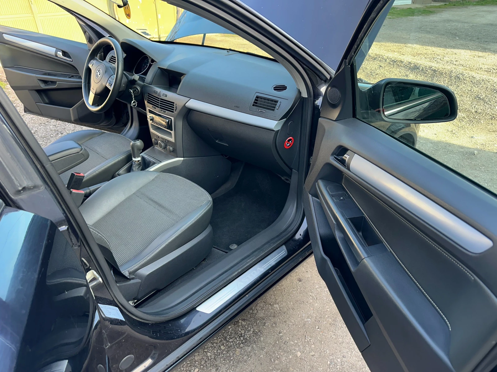 Opel Astra H 1.7 CDTI ISUZU, снимка 6 - Автомобили и джипове - 53936191