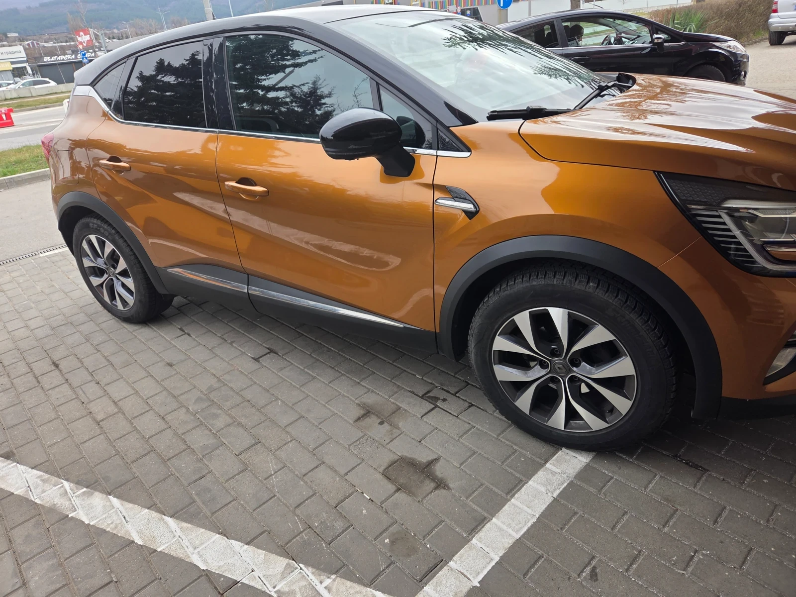 Renault Captur, снимка 3 - Автомобили и джипове - 53949921