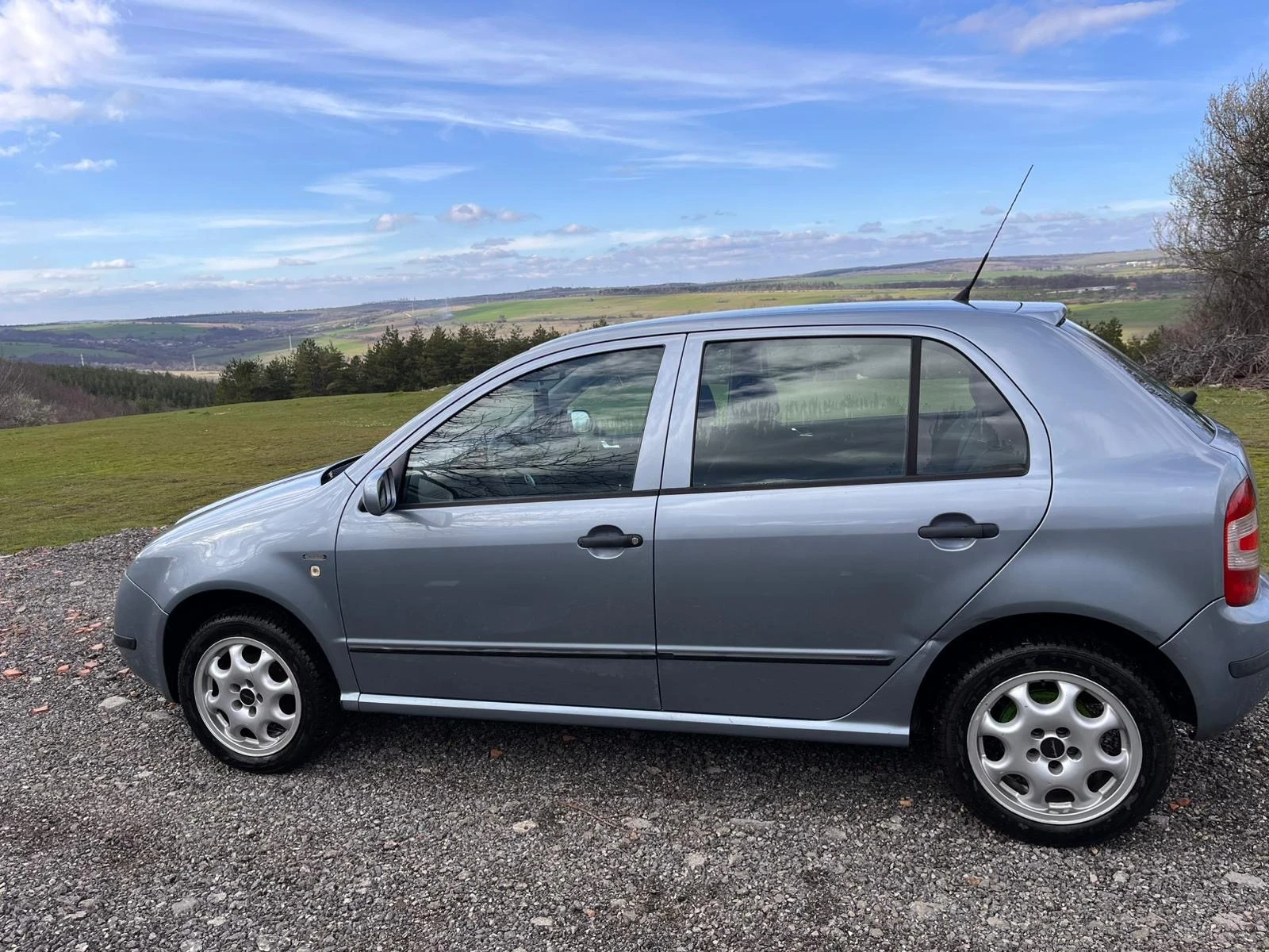 Skoda Fabia, снимка 2 - Автомобили и джипове - 54056436