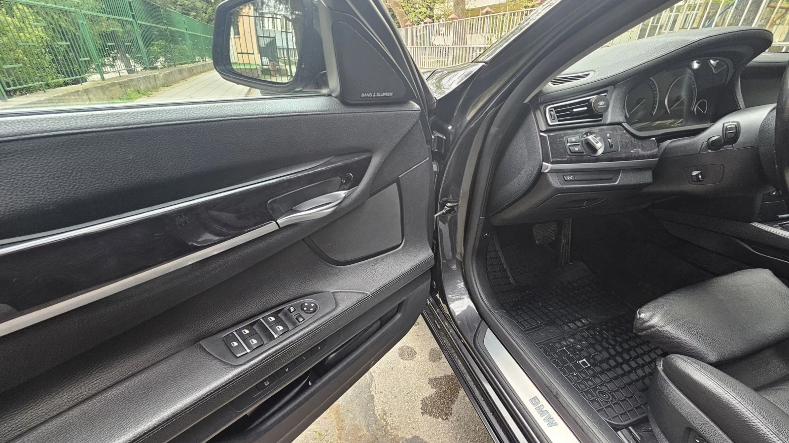 BMW 730 F02 SHADOW LINE, снимка 12 - Автомобили и джипове - 54401071