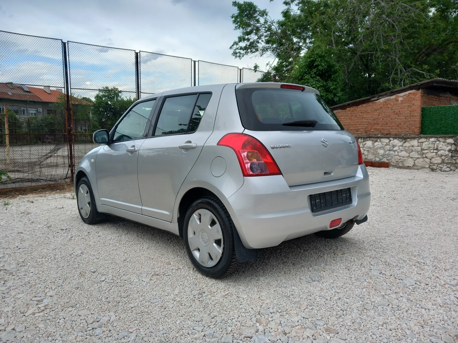 Suzuki Swift 4x4 климатик 1.3i 90кс, снимка 3 - Автомобили и джипове - 54576020
