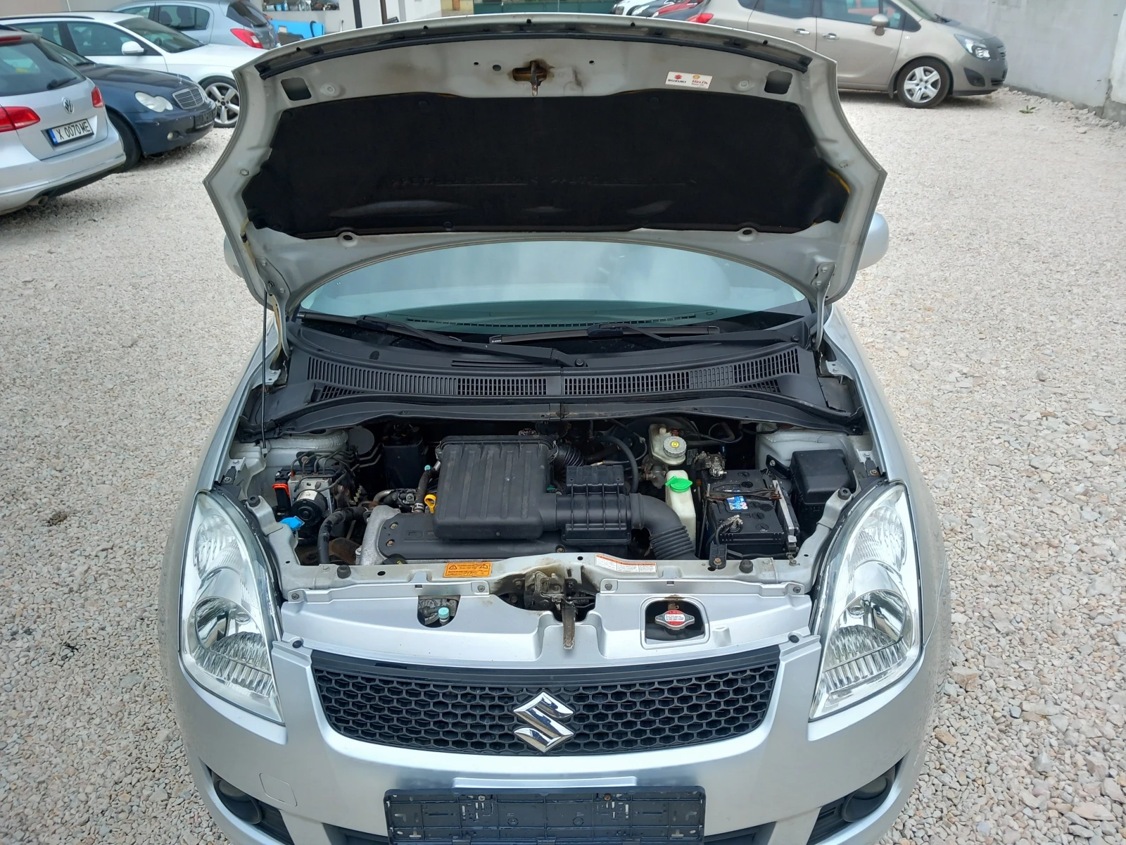 Suzuki Swift 4x4 климатик 1.3i 90кс, снимка 15 - Автомобили и джипове - 54576020
