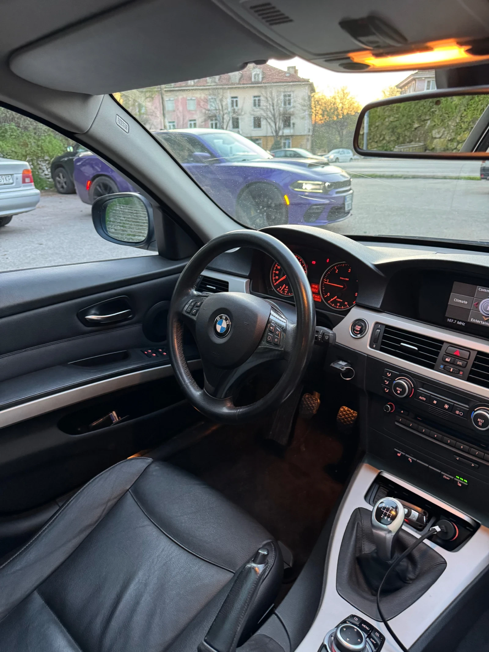 BMW 320, снимка 8 - Автомобили и джипове - 54655376