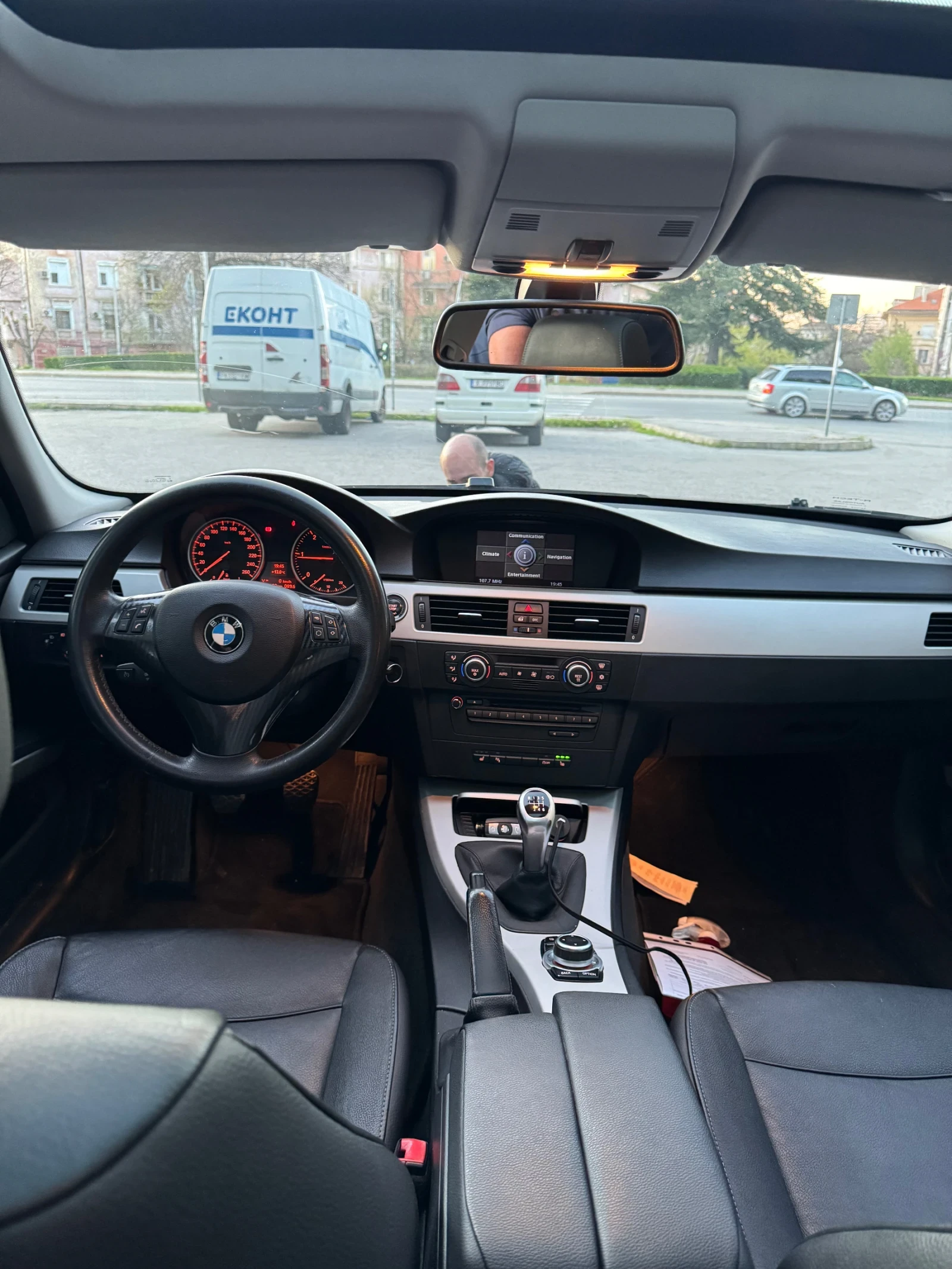 BMW 320, снимка 9 - Автомобили и джипове - 54655376