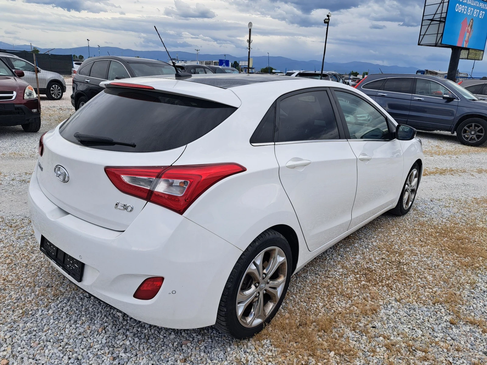 Hyundai I30 1.6 CRDI FULL PREMIUM , снимка 5 - Автомобили и джипове - 54680991