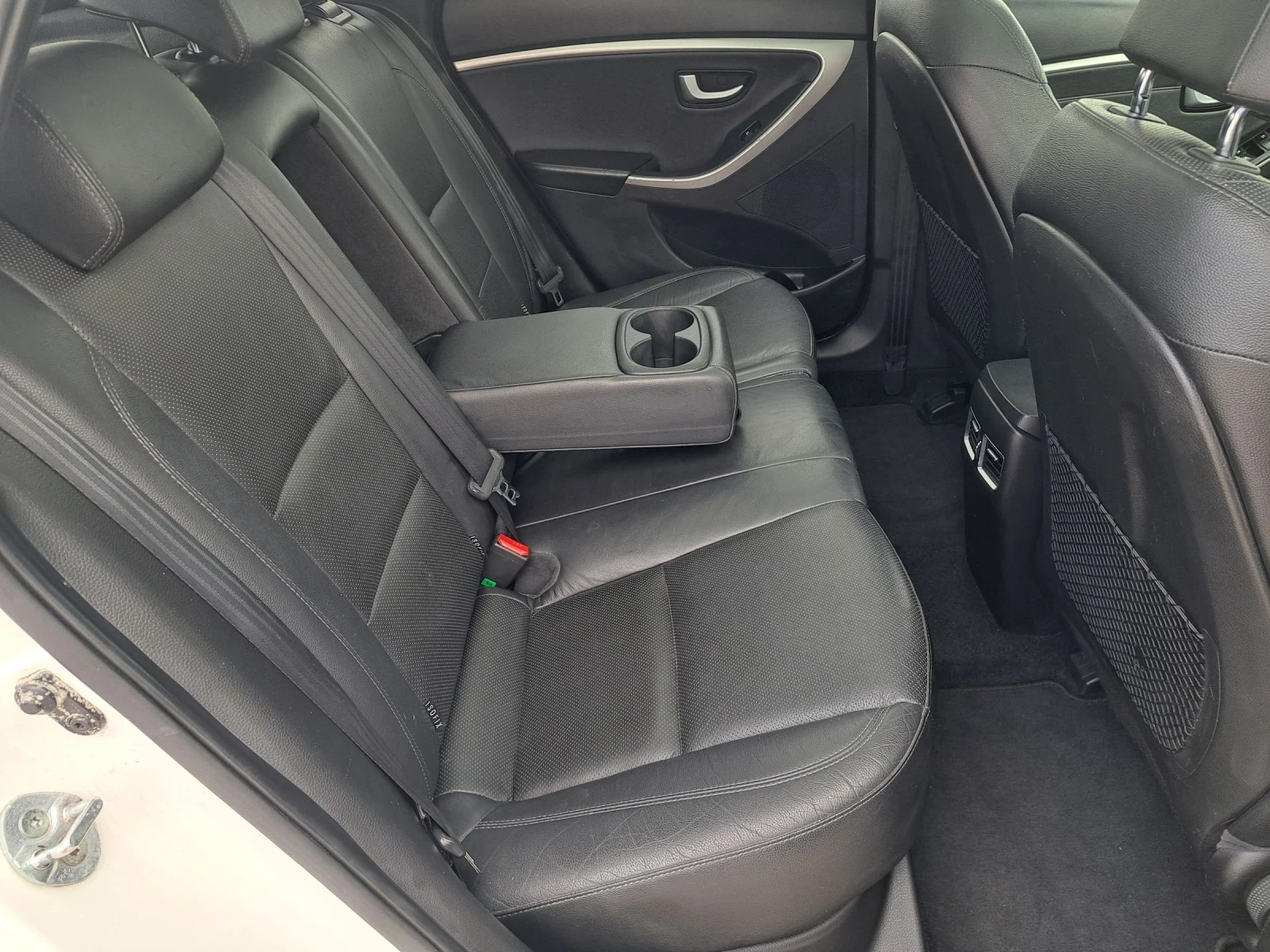 Hyundai I30 1.6 CRDI FULL PREMIUM , снимка 10 - Автомобили и джипове - 54680991