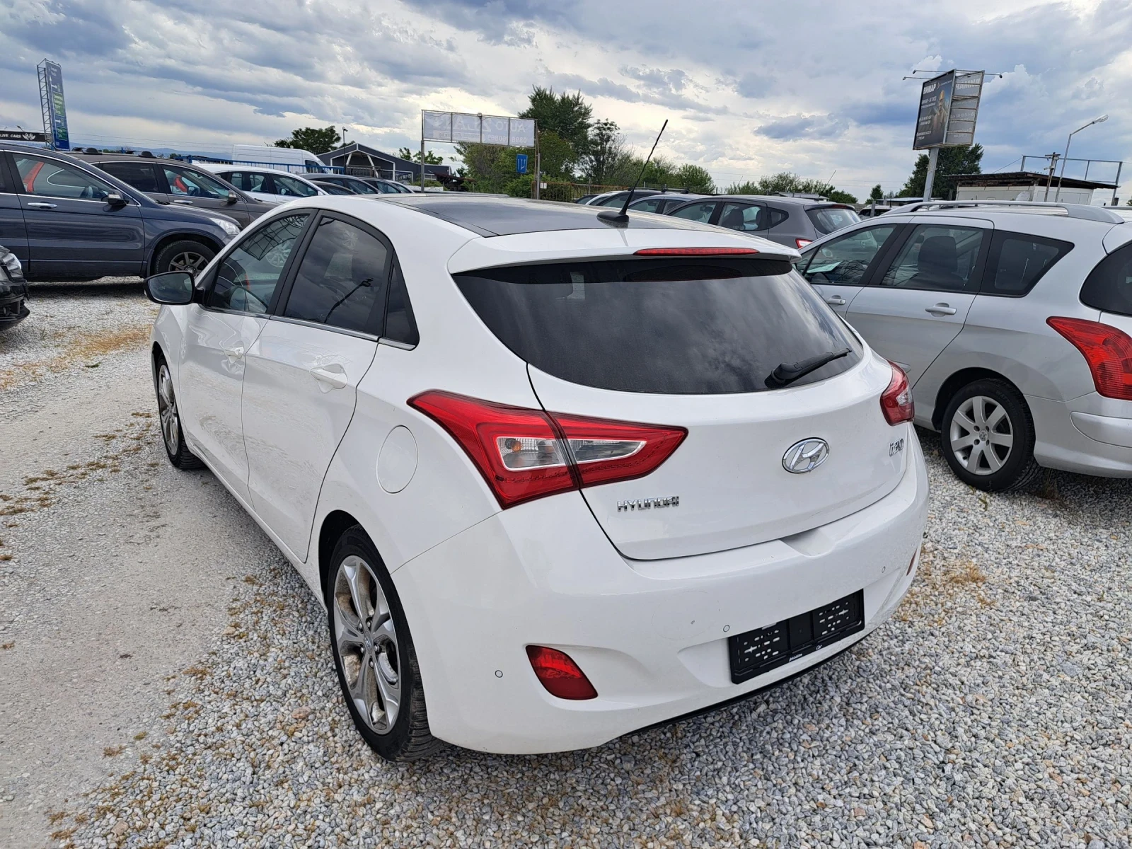 Hyundai I30 1.6 CRDI FULL PREMIUM , снимка 4 - Автомобили и джипове - 54680991