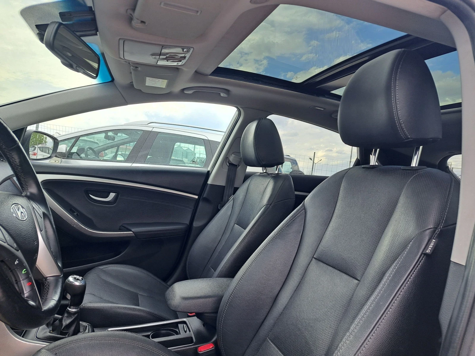 Hyundai I30 1.6 CRDI FULL PREMIUM , снимка 8 - Автомобили и джипове - 54680991