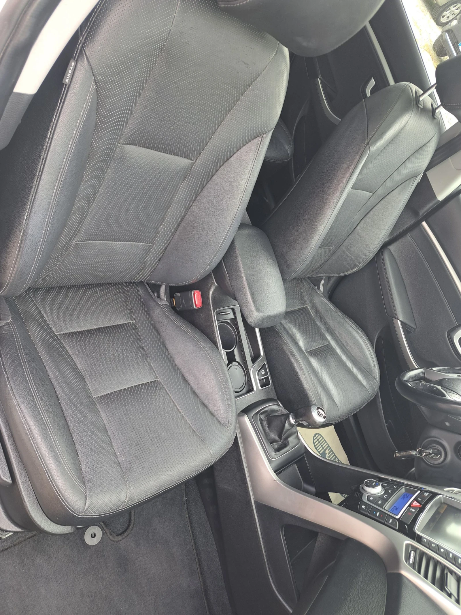 Hyundai I30 1.6 CRDI FULL PREMIUM , снимка 12 - Автомобили и джипове - 54680991