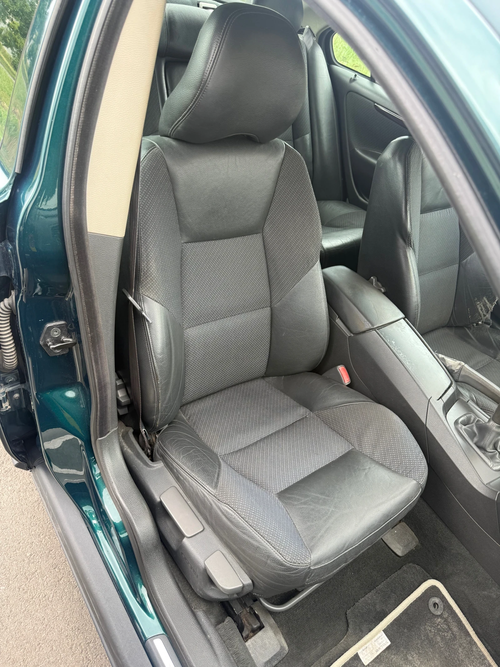 Volvo S60 2.4i 140hp, снимка 13 - Автомобили и джипове - 54741527