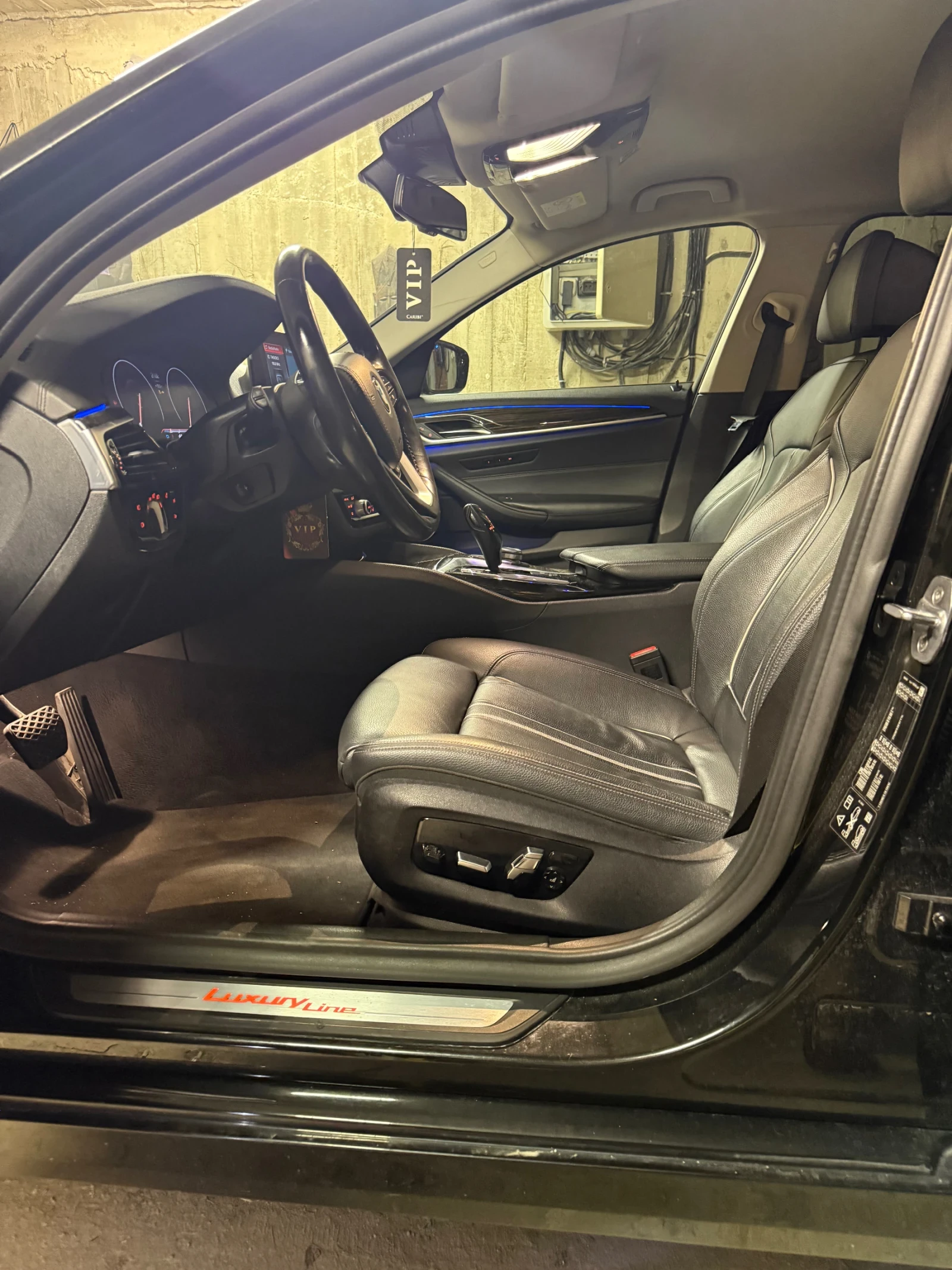 BMW 530 3.0 Luxury Line xDrive обслужен 360* камера, снимка 7 - Автомобили и джипове - 54974337