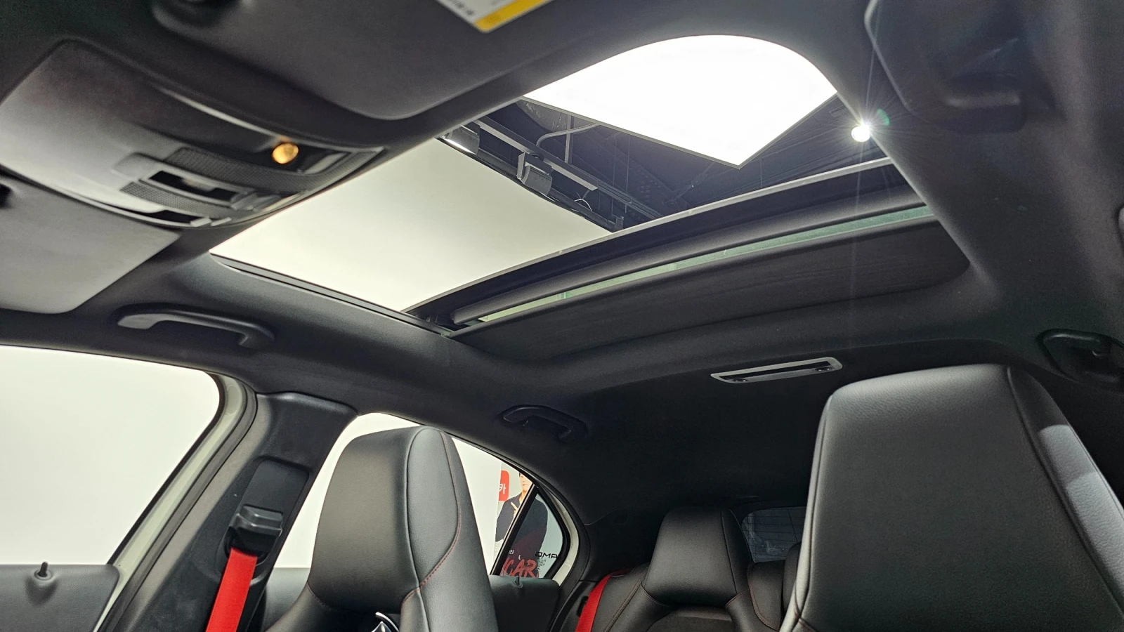 Mercedes-Benz A45 AMG ПОДГРЕВ/ПАМЕТ/2 КЛЮЧА/ПАНОРАМА, снимка 12 - Автомобили и джипове - 55383458