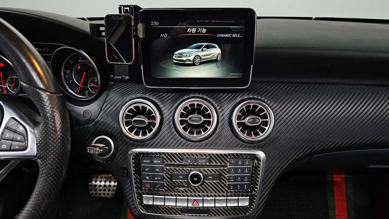 Mercedes-Benz A45 AMG ПОДГРЕВ/ПАМЕТ/2 КЛЮЧА/ПАНОРАМА, снимка 8 - Автомобили и джипове - 55383458