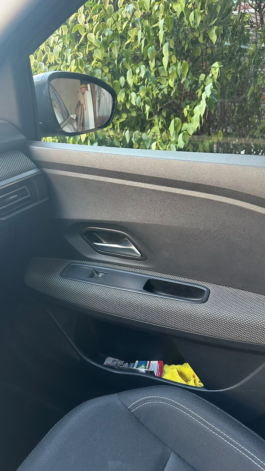 Dacia Logan, снимка 17 - Автомобили и джипове - 55535696